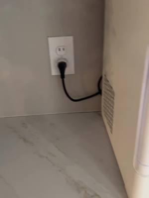 #outlet #canievah #receptacle #electrician #electrical #sparky #holes #idontpatchorpaint #fullsend #dadbod #customerservice #lighting #boston #kehd 