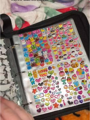 best idea evaaaa #squishiesophie #reusablestickerbook #stickers #puffystickers 