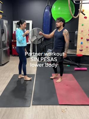 La rutina que puedes hacer mañana mismo sin ninguna excusa. Una de mis favoritas es poder hacer ejercicio con solo nuestro propio peso y tener un mejor enfoque en coordinación y movilidad. Si no tienes el compa del gym no le hace tu sola puedes 💪 Solo son 6 ejercicios que van con conteo a bajo. Empiezas con el primero haciéndola 5 veces, luego 4,3,2,1 y tomas descanso de 30 segundos. Segundo movimiento y el mismo procedimiento hasta lograr hacer los 6. Que dices te animas? #couples #couplesworkout #movement #diciplina #ejercicio #movilidad #gymlifestyle #gymworkouts #5amclub #5amworkout #parents #garagegym #homeworkout