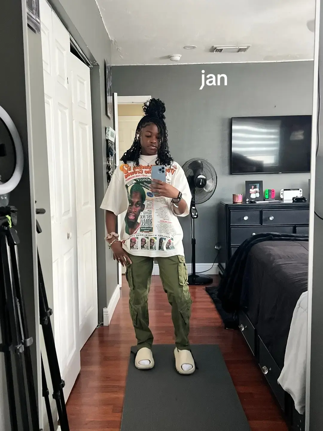 #lanisootd #fyp #outfitinspo #outfitinspoblackgirl #viral #blackgirl #outfitinspiration #blackgirl #gradbsh #promblackgirl #graphictees #4chairstyles 