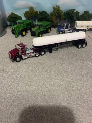 Kenworth T800 & anhydrous bottle. #farmtoys #toytractors #164diecast #164diorama #164scale #farmtoydisplay #toycollector #semi #bigrig #kenworth #t800 #anhydrous 