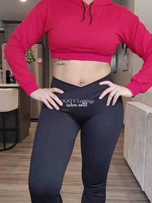 I'm so glad I gave V leggings another shot with the OQQ brand because I get the hype now 🖤❤️ #oqq #vleggings #vcut #leggings #momfit #momootd #ttsdelightnow #giftguide 