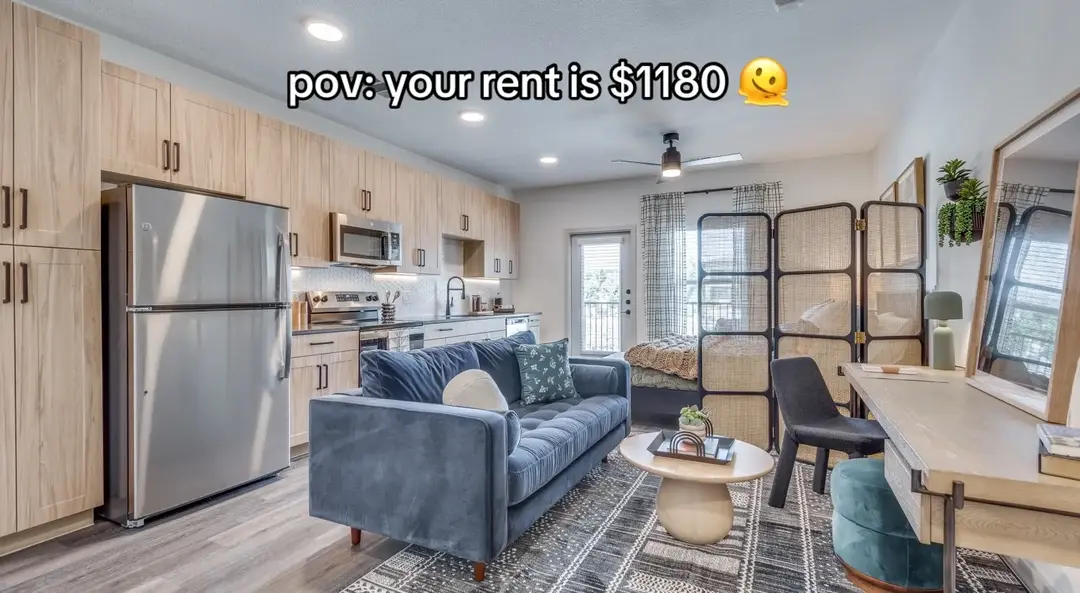 10 weeks free at this new South Austin apartment! Studios starting at $1180 and one beds for $1440! Message me for a tour 🫶🏼  #southaustin #atx #austinrealtor #movingtoaustin 