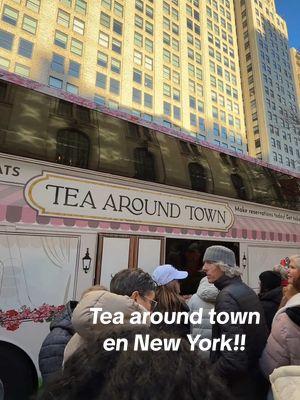 Recorriendo New York en un bus rosado 🥹🎀🫖 @Tea Around Town® ✨ #newyork #viajes #tour 