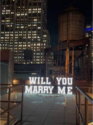 When you proposal is an actual movie scene #proposal #engagement #engagementring #rooftopproposal #willyoumarryme #nycproposal #nycengagement #nycproposalplanner 