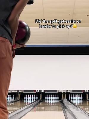 I hate physics 😂 • • • #fyp #explorepage #twohandedbowling #LikeAndShare #CollegiateBowling #lasvegas #viral #trending #strike #davenportbowling #southpoint 