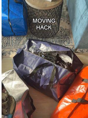 Replying to @rjflowers0 moving HACK #moving #movinghacks #storagehacks #storagebags #clothingbags 