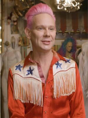 Let's clown around! 🤡 We caught up with @JIMBOTHEDRAGCLOWN in Victoria, Canada for the season finale of #PortraitOfAQueen - watch now! 🌟 #jimbo #dragrace #drag #dragqueen 