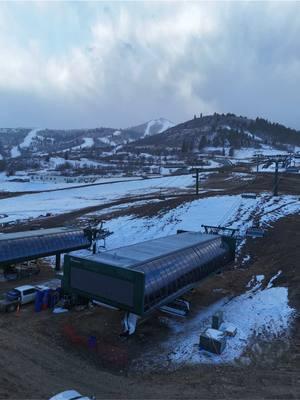 🔉 Sound On Go behind the scenes as Director of Mountain Operations, Garrett Lang, explains what it takes for our team to splice a haul rope on a new chairlift-a critical step in bringing the next chapter of #DeerValley to life. #SkiTok #ParkCity #SkiUtah #IkonPass #FYP #ForYou