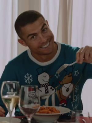 Merry early Christmas 🎄 | #cristianoronaldo #ronaldo #cr7 #futbol #fyp #foryoupage #viral #vibe #Soccer #christmas 