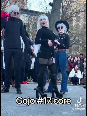 I think i was a fan favorite ♡ (hopefully) 🙏 #gojo #gojousatoru #gojolookalike #nyc #gojolookalikecontest #gojoinnyc #washingtonsquarepark 