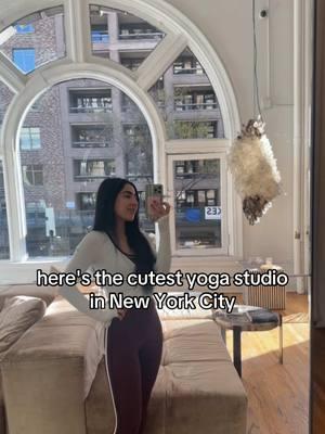 📍 Humming puppy , yoga class was amazing! #nycwellness #yogastudio #nycyogastudio #wellnessgirly 