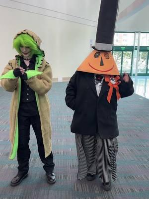 Teehee we’re so silly @Glitch  #12daysofchristmas #fridaythe13 #lacc #losangelescomiccon #comiccon #lacomiccon #losangelescomiccon2024 #thenightmarebeforechristmas #thenightmarebeforechristmascosplay #mayorofhalloweentown #mayorofhalloweentowncosplay #claybehavior #theoneokaycosplayer #the_glitched_cosplay #oogieboogie #oogieboogiecosplay 