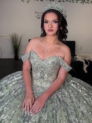 A L E X I A  #XV #quince #quinceanera #quinceañera #quincehair #quinceañeradress #quincedress #quinceañeramagazine #quinceanerahair #updo #quinceañeras 