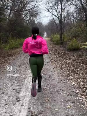 When our athlete Andrea is just warming up and Eddie is tapped out. 😅 #thegrindneverstops #ultratraining #ultrarunning #trailrunning #pinoleblue