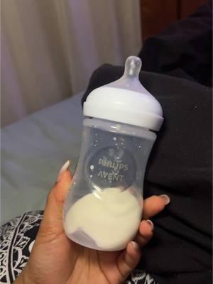 Avent Philips Natural Baby with Natural Nipple Mamaderas con chupon como si fuera pezon  #mamaderas #greenscreen #babybottle #avent #philips #aventphilips #bottle @Philips.Avent #reflujo #colicosdebebé 