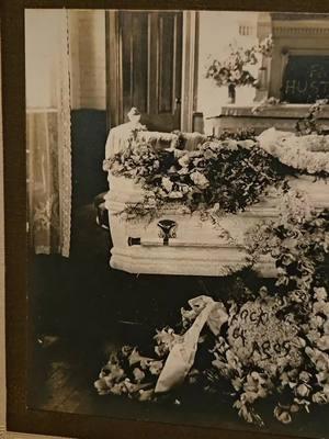 #fyp #foryou #casket #funeral #wake #memorial #viewing #oddities #curiosities #photography #taphophile #1900s 