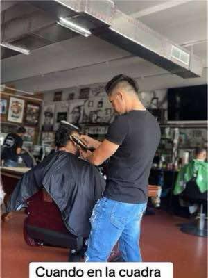 #sinluz #viral #usa #barberia #barberos #roldan #fademundial #barbermenmundial #improvisado #ellocalsinluz @OfficalBlockBarberShop 