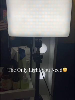 My Favorite Light For Content🤩 It can get sooo bright✨ #selfielight #light #portablelight #brightlight #contentlighting #lighting #bestlighting #adjustablelight #contentlight #contentmusthaves #contentcreatortips #tiktokshopholidayhaul #tiktokshopdeals #tiktokshopholidaydeals #tiktokshopfinds 