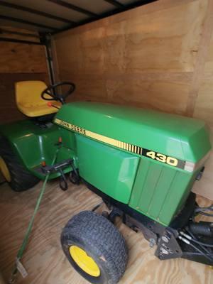 #johndeere430 #diesel #greenmachine #happytractoring #justanothertractor #tiktok2024 #gardentractor #viralvideo #CapCut 