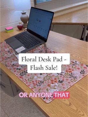 This desk pad brightens my desk space and makes me so happy! #deskpad #deskdecor #teacher #officedecor #corporategirlies #office #officemusthaves 