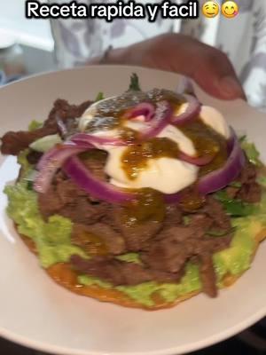 Tostadas de asada receta rapida y facil#tostadas #tostadasdeasada #tostadasmexicanas #recetasfaciles #recetasrapidas #recetasfacilesyrapidas #recetamexicana #recetasmexicanas #comida #comidamexicana #comidatiktok #comidacasera #comidatok 