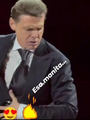 Esa manita... 🥰😍 📽 A. Ayala | 10 Dic 24 🇲🇽 2/2 #luismiguel  #luismigueltour2024 #luismiguelenconcierto #luismiguelenvivo #luismiguelfan #luismiterapia #luismimania #luismilovers #luismiforever #elsoldemexico #micky #leyenda #leyendaviviente  #luismiguelenmexico  #luismiguelencdmx #luismiguelenciudaddemexico #cdmx #ciudaddemexico #arenacdmx #arenaciudaddemexico #fpy #tendencia #parati #viral #luismiguelentiktok  . . . . . . @la.barbie.ayala