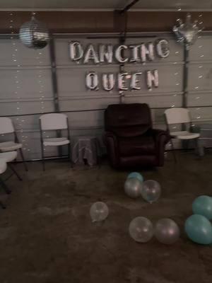 We are ready to party! Was supposed to be an outdoor party but the weather had other plans! And yes… I should have steamed the curtains! #17thbirthday #dancingqueen #lastminuteswitch #garageparty #dangrain 