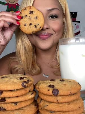 Cookies and milk ❤️ #cookies #mukbang #crunchy #mukbangasmr #eating #asmreating #Foodie #foodtiktok   #crunchysounds #asmrfood #crunchyasmr #eat #asmrsounds #foodtiktok #eatingshow #hungrytiktok #eatingshowasmr #muckbang #fyp #fypシ #foryourpage #viral 