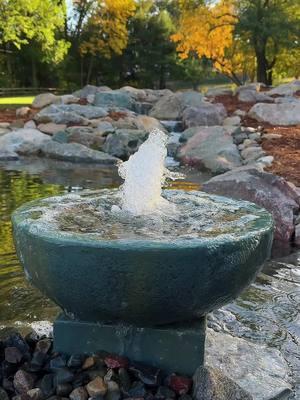 💧😴  #waterfall #pond #aquascape #waterfeature #relaxing 