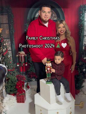 Gracias @Armalumadak Photography LLC can’t wait for the final pictures 🤩 #christmasphotoshoot #familyphotoshoot #holidaypictures #behindthescene #behindthescenesphotoshoot #familychristmaspictures  