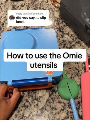 Replying to @josie showing you how to use a slipknot to use the OMIE utensils ##omie##omiebox##omielunchbox