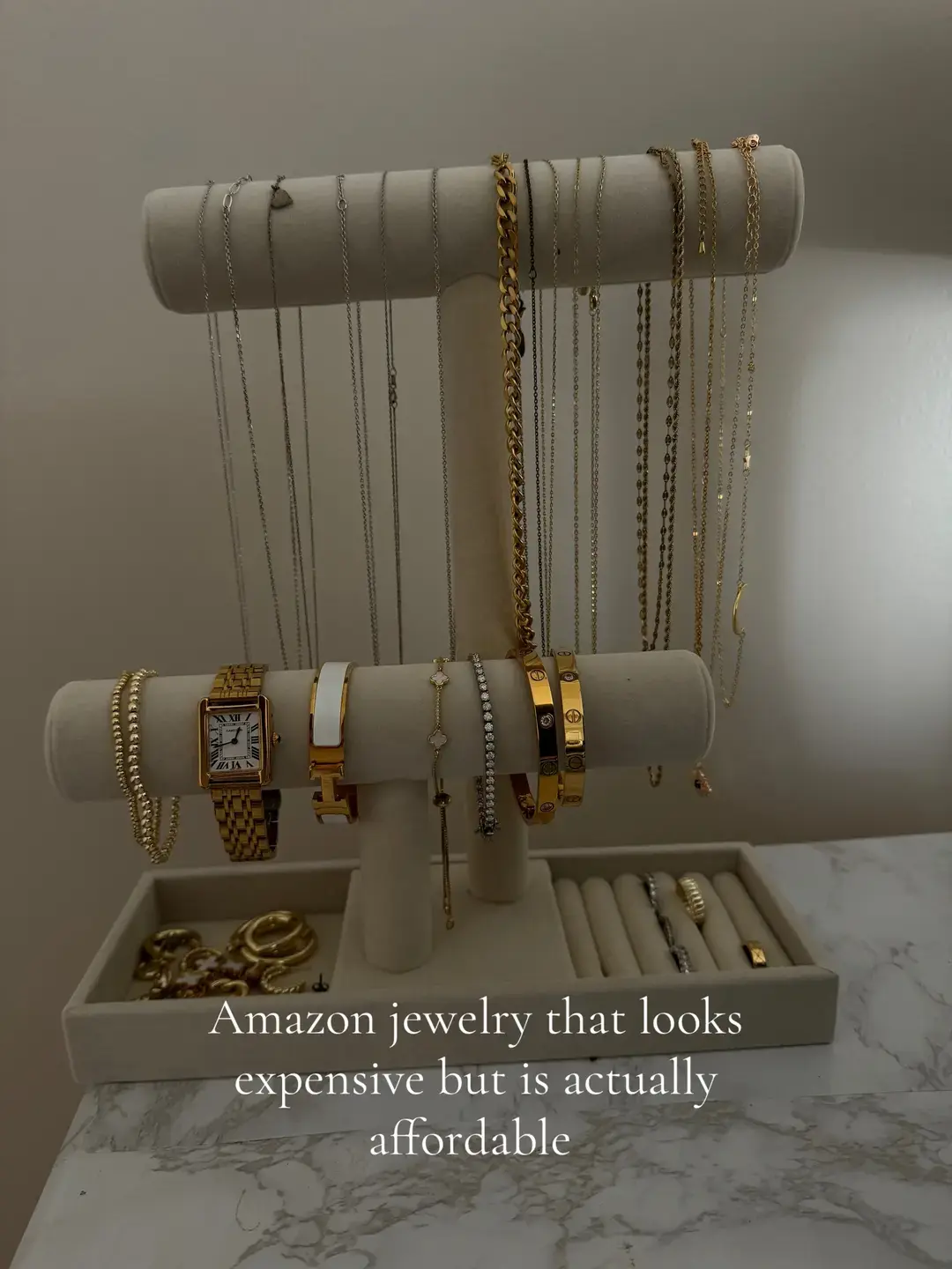 These staple jewlery pieces from amazon look super expensive but arw actually so affordable. We love that! Everything is 🔗 #amazonfinds #amazonjewelry #amazonjewleryfinds #amazonfashion #amazonfavorites #giftsforher #amazongiftideas #amazongiftsforher #amazonlooksforless #thingsidontregretbuying #thingsidontregretbuyingamazon 