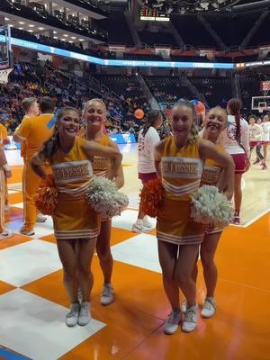 💪💪💪💪🍊🍊🍊🍊#vol #collegecheer #utk #gameday 