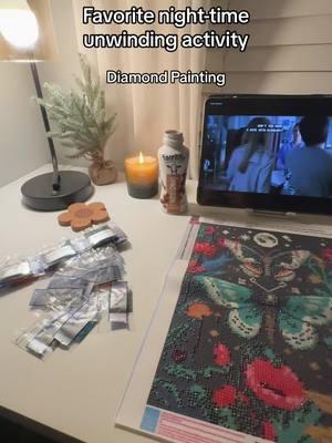 Wouldnt rather be anywhere else 👼 @goldenhourdesigns has the best diamond art designs too im obsessed… this ones OOS but they have a few more!!!  #diamondpainting #diamondart #relaxing #nighttimevibes #nighttimeaesthetic #proteingirlies #fitnessjourney 