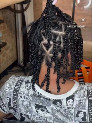 #7 Life with two strand twist👇🏽 ✨Come visit the salon✨ shampoo massage, steam treatment & twist style. ✨Refresh✨ mist twist with light weight leave-in every 4-5 days  ✨Repeat✨ I recommend my guest go no longer than 3 weeks with twist styles!  If you’re waiting until your hair is longer to do twist…. See you in a few years 😉 (just start now) SEE YA AT THE SALON🧜🏽‍♀️ _________________________ #houstonhairstylist #northhoustonhairstylist #healthyhair #twist #twostrandtwist #triangleparts #naturalhaircommunity #twiststyles #naturalhairstylist #healthyhairtips #healthyhairroutine #healthyhairregimen #juicytwists #minitwists #2strandtwist