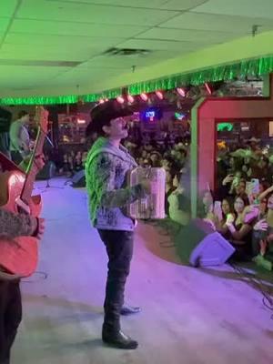 Corneljo Vega en El Capri de Phoenix la casa de las norteña #elcapridephoenix #bailes #norteñas #huapangos #corneliovegajr #corneliovega #arizona #phoenix #obregon #sonora #nationalwesterncomplex 