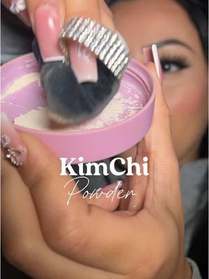 Miren este polvo como deja la piel 😍 • #kimchi #TikTokShop #tiktokmademebuyit #sales #beauty #makeup #settingpowder #lolismakeup #trendy #viralvideo #paratii #beautytips #explore #teamwork #edits #tiktokviral #tiktokmakeup 