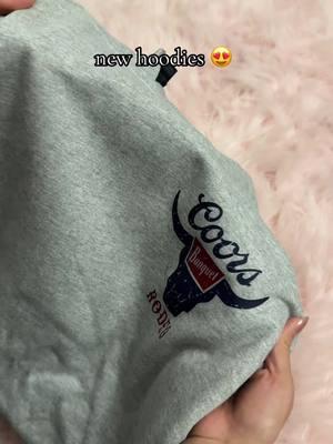 searching for cute hoodies 😍 #coorsbanquet #coorssweatshirt #hoodie #coorshoodie #tiktokshopping #hoodieszn #sweaterweather #CapCut 