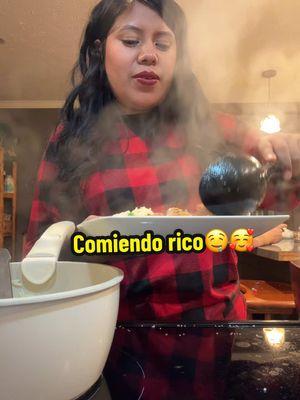 @Chris Hudson #bbygabby😇 #bbyemma😇 #hudsonfamily👨‍👩‍👧‍👧  #saritaychris👩🏻‍🤝‍👨🏼 #hudsonfamily👨🏻‍🦰👩🏻👶🏻 #lapatroncita😇 #sarahudson51 #Mushashon👨🏻‍🦰 #comiendo #cocinando #quesadilla #comida 