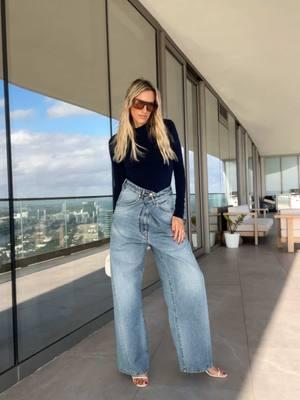 @DARKPARK 💙 love these jeans! #fitcheck #chic #denim #outfitinspo #falloutfitinspo #newin #therow #mood 