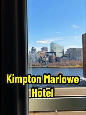 Kimpton Marlowe Hotel has a breakfast/dinner restaurant, a pop-up Christmas Bar and it’s located right next door to the Galleria Mall. Perfect spot for a winter staycation.  #staycation #cambridgema #massachusetts 