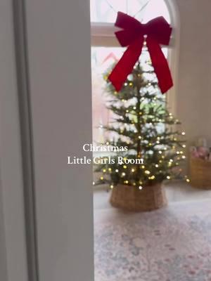 Ruby’s Christmas Room🌲🎀 This room is a dream to decorate! Comment SHOP & I’ll send you the links to what I can!  . . . . #kidschristmasroom #pinkchristmas #littlegirlsroom #christmasroom #christmasbedroom #girlsroom #girlsroomdecor #homegoodsfinds #girlyroom #biggirlroom #christmasbooks #giantbow #girlsroominspo. 