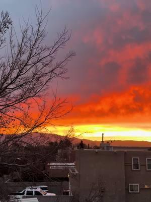 This was Fridays sunrise! #Flashback #friday13th #sunrise #newmexico #albuquerque #newmexicocheck #beautiful #nofilter #fypシ #beauty #somethingintheorange 