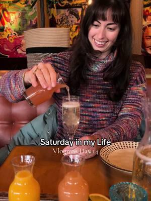 Vlogmas Day 14! I learned that Nick and I can’t be left alone when bottomless mimosas are involved 😂😅 #bottomlessbrunch #bottomlessmimosa #chicagobrunch #chicago #Vlogmas #dayinmylife #chicagoinfluencer 