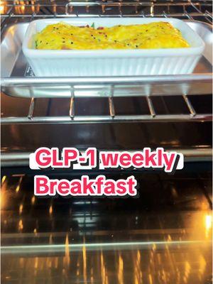 What I eat for Breakfast on a GLP1 #week3 #weightloss #breakfast #glp1 #trizepatide #eggs #protein #proteinshake #espresso #turkeybacon #latina #