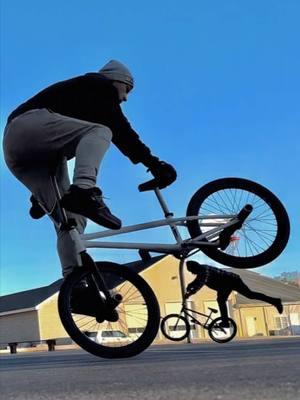 Not Summer, Cold AF out. 🥶 #bmx #flatland #fyp #topbmx #bmxtrick #fypシ #bmxtrick #bmxisfun #bmxfamily #freestylin #levelup 