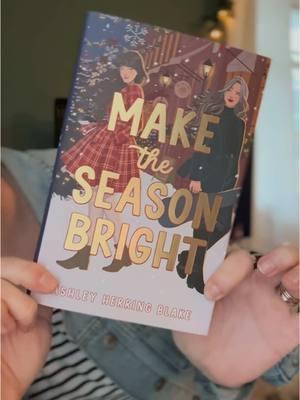 This is the most beautiful edition ❤️ #maketheseasonbright #holidayreads #holidaybooks #saphicbooks #BookTok