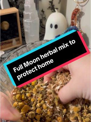 My full moon protection blend can actually be used whenever you feel like your home needs a little extra protection or removing of negative energy  I choose to harness the energy of the full moon and connect with Hekate during this time (i know - ironic i feel more drawn to her during the full moon than the new moon) but it can be used anytime  #fullmoon #witch #witchtok #dearantoinette #witchcraft #cinnamon #chamomile #negativeenergy #hex #banish #hekate 