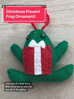 🐸🎄🎁 #frogs #toads #amphibians #frogtok #christmas #holiday #holidays #holidayseason #christmastree #ornaments #present #gifts #sewing #crafting #plushies #handmade #handsewn 